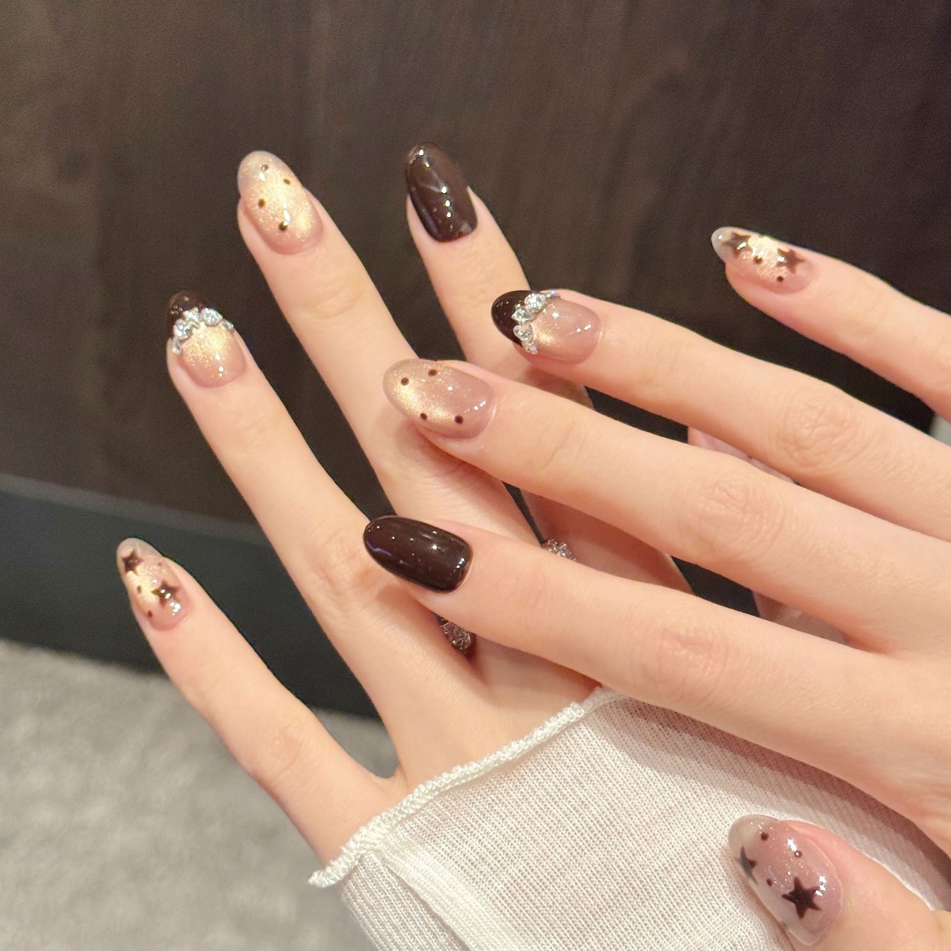 10 قطع من الأظافر الاصطناعية ا - مراجعة Nail Adhesive Tab وسعره