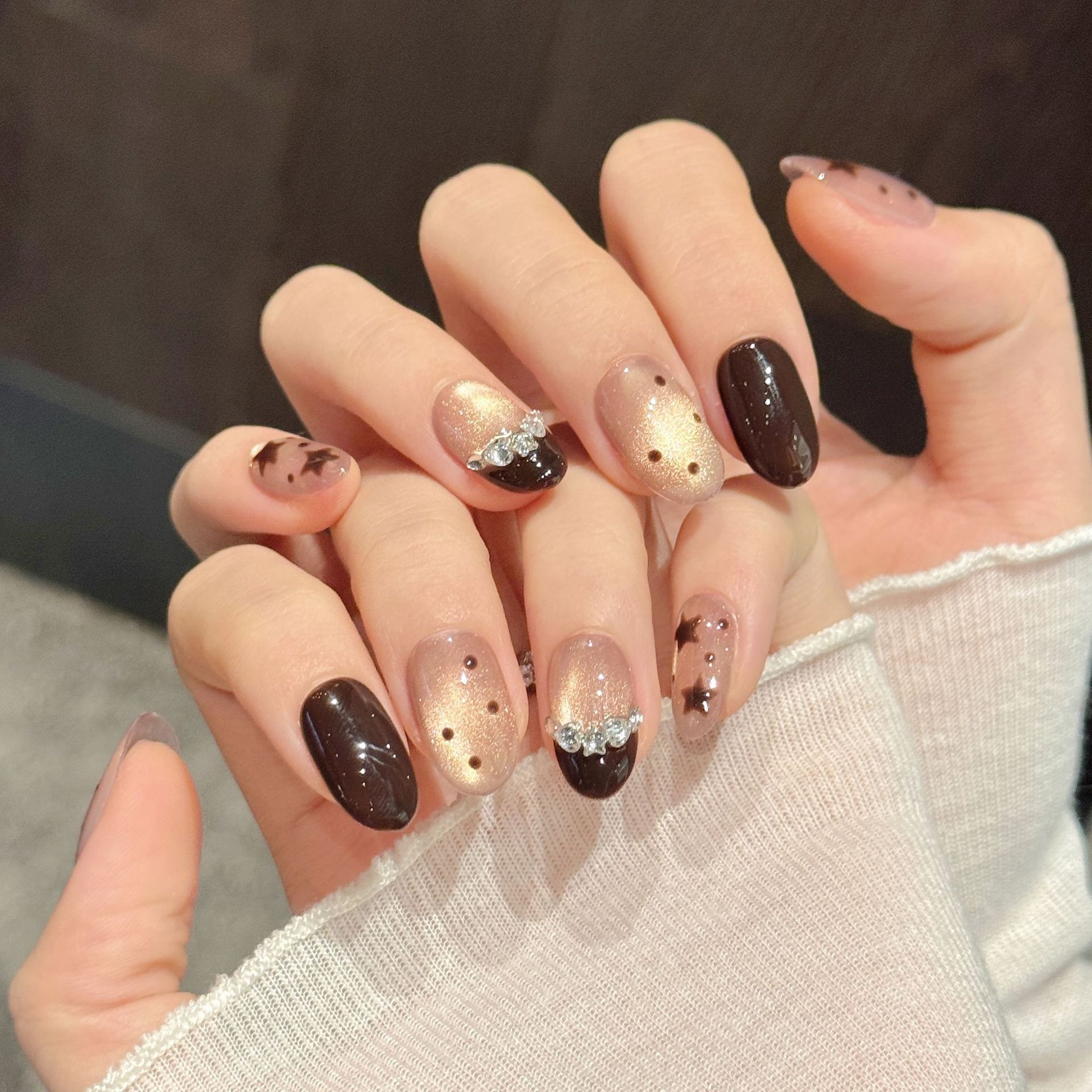 10 قطع من الأظافر الاصطناعية ا - مراجعة Nail Adhesive Tab وسعره